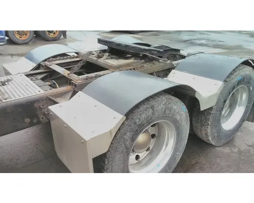 INTERNATIONAL LONESTAR FENDER, QUARTERHALF REAR