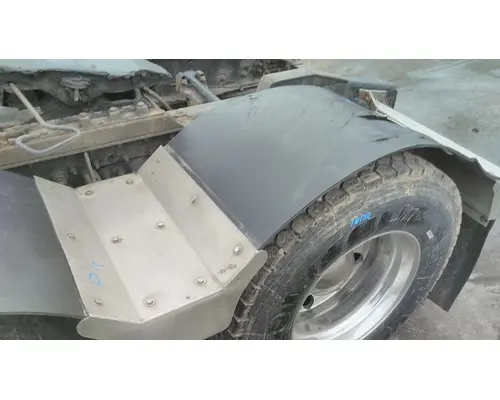 INTERNATIONAL LONESTAR FENDER, QUARTERHALF REAR