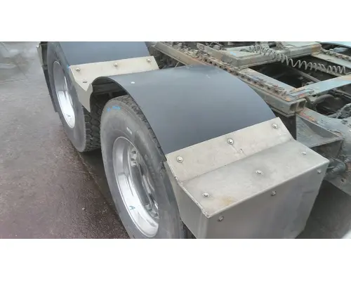 INTERNATIONAL LONESTAR FENDER, QUARTERHALF REAR