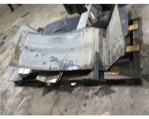 INTERNATIONAL LONESTAR FENDER, QUARTERHALF REAR