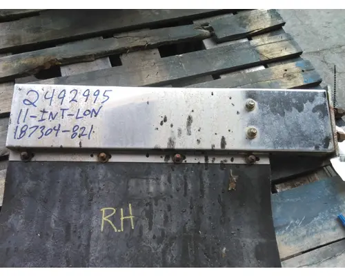 INTERNATIONAL LONESTAR MUD FLAP HANGER