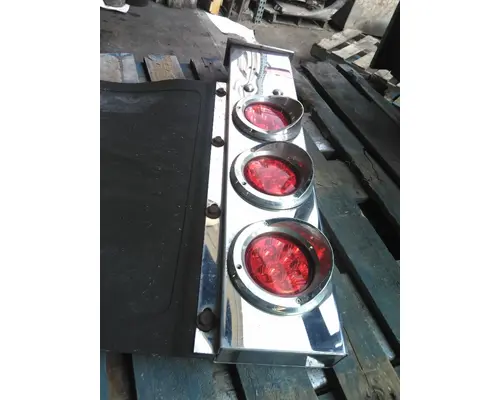 INTERNATIONAL LONESTAR MUD FLAP HANGER