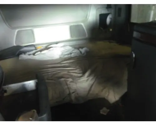 INTERNATIONAL LONESTAR SLEEPER BUNK