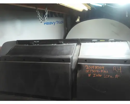 INTERNATIONAL LONESTAR SLEEPER CLOSET