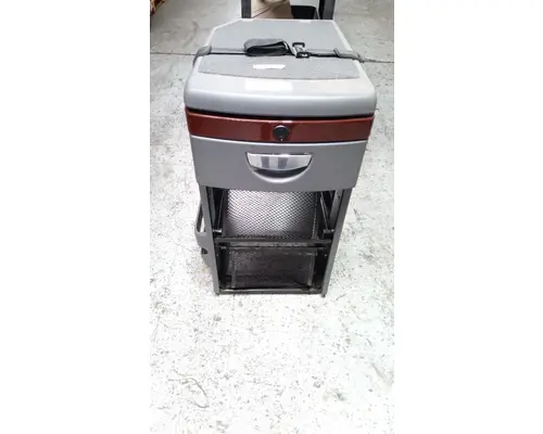 INTERNATIONAL LONESTAR Sleeper Cabinets