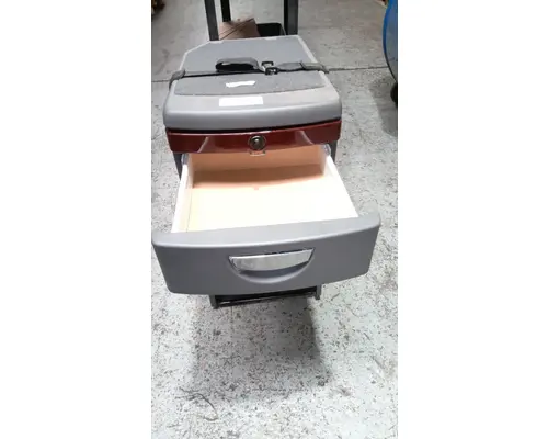 INTERNATIONAL LONESTAR Sleeper Cabinets