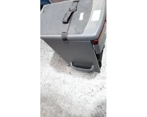 INTERNATIONAL LONESTAR Sleeper Cabinets