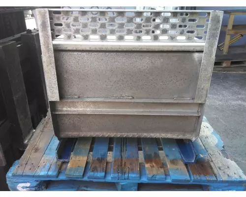 INTERNATIONAL LONESTAR TOOL BOX
