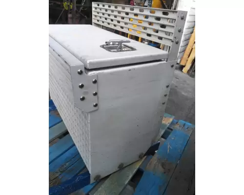 INTERNATIONAL LONESTAR TOOL BOX
