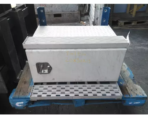 INTERNATIONAL LONESTAR TOOL BOX