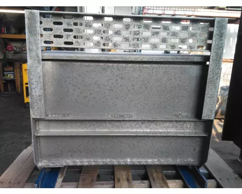 INTERNATIONAL LONESTAR TOOL BOX