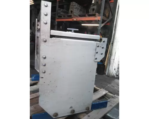 INTERNATIONAL LONESTAR TOOL BOX