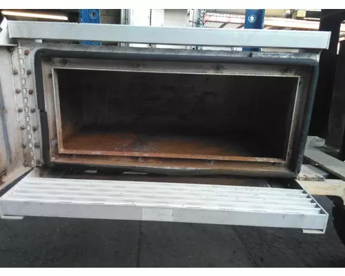 INTERNATIONAL LONESTAR TOOL BOX