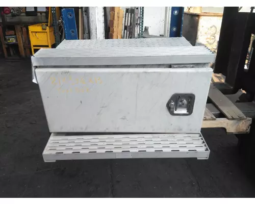 INTERNATIONAL LONESTAR TOOL BOX