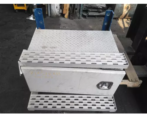 INTERNATIONAL LONESTAR TOOL BOX
