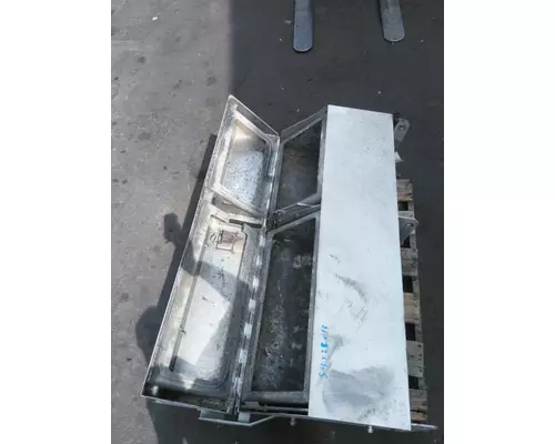 INTERNATIONAL LONESTAR TOOL BOX