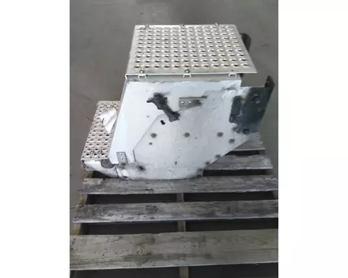 INTERNATIONAL LONESTAR TOOL BOX