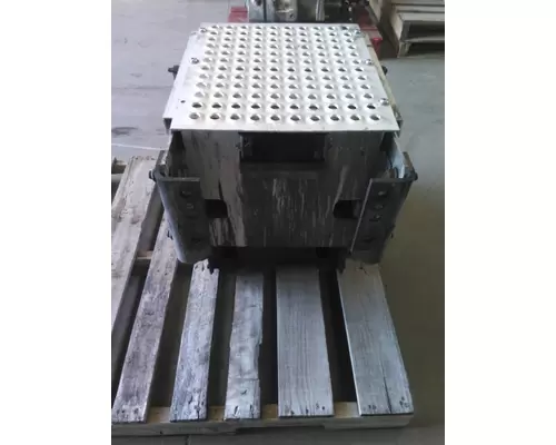 INTERNATIONAL LONESTAR TOOL BOX