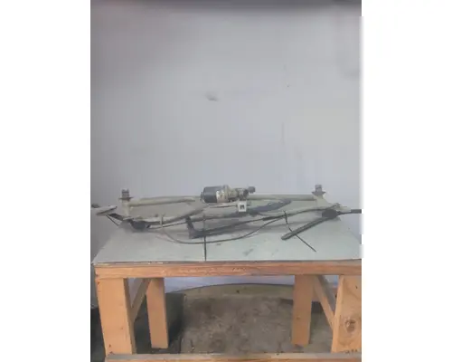 INTERNATIONAL LONESTAR WINDSHIELD WIPER ASSEMBLY