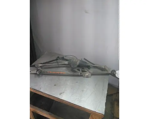INTERNATIONAL LONESTAR WINDSHIELD WIPER ASSEMBLY
