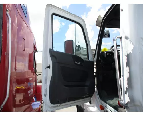 INTERNATIONAL LT 2017-2025 DOOR ASSEMBLY, FRONT