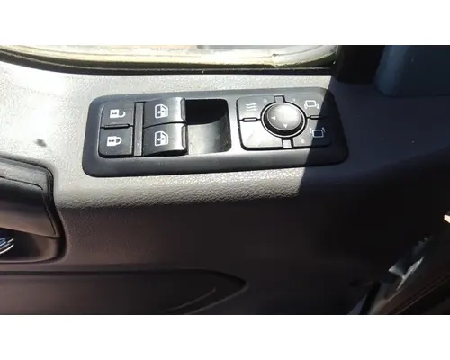 INTERNATIONAL LT 2017-2025 DOOR ASSEMBLY, FRONT
