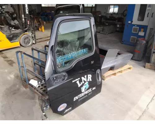 INTERNATIONAL LT 2017-2025 DOOR ASSEMBLY, FRONT
