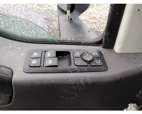 INTERNATIONAL LT 2017-2025 DOOR ASSEMBLY, FRONT