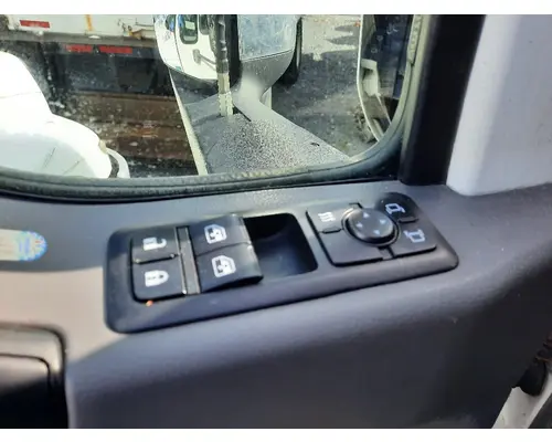 INTERNATIONAL LT 2017-2025 DOOR ASSEMBLY, FRONT