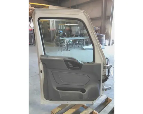 INTERNATIONAL LT 2017-2025 DOOR ASSEMBLY, FRONT