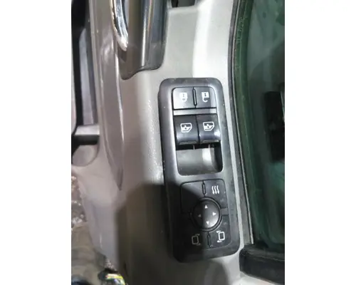 INTERNATIONAL LT 2017-2025 DOOR ASSEMBLY, FRONT