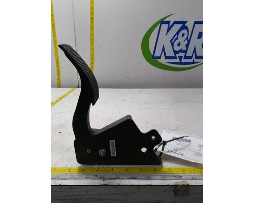 INTERNATIONAL LT625 Accelerator Parts