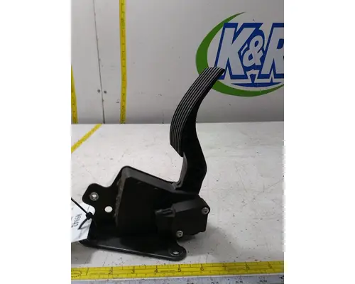 INTERNATIONAL LT625 Accelerator Parts