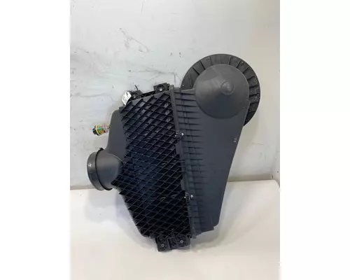 INTERNATIONAL LT625 Air Cleaner