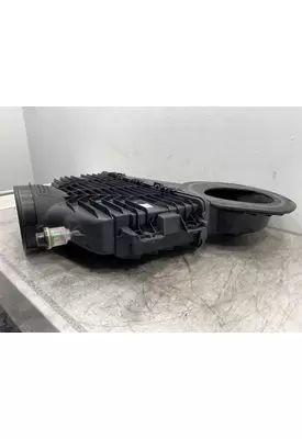 INTERNATIONAL LT625 Air Cleaner