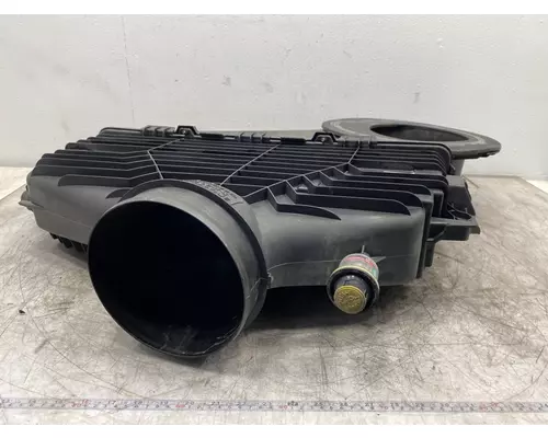 INTERNATIONAL LT625 Air Cleaner