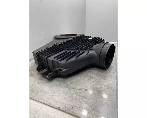 INTERNATIONAL LT625 Air Cleaner