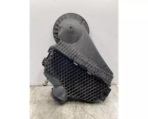 INTERNATIONAL LT625 Air Cleaner