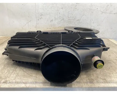 INTERNATIONAL LT625 Air Cleaner