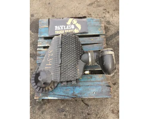 INTERNATIONAL LT625 Air Cleaner