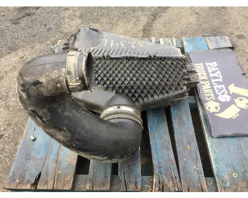 INTERNATIONAL LT625 Air Cleaner