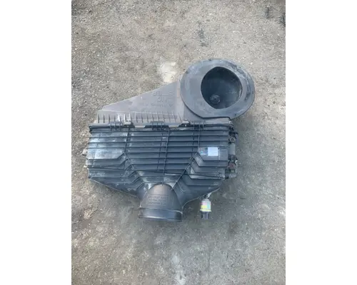 INTERNATIONAL LT625 Air Cleaner