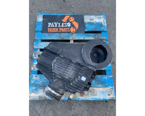 INTERNATIONAL LT625 Air Cleaner