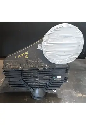 INTERNATIONAL LT625 Air Cleaner