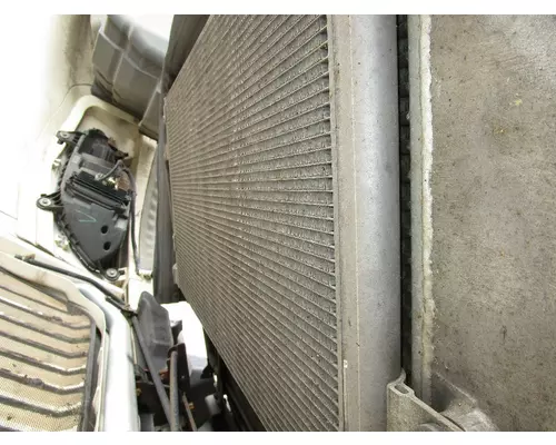 INTERNATIONAL LT625 Air Conditioner Condenser