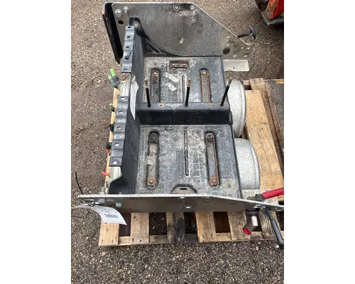 INTERNATIONAL LT625 Air Tank