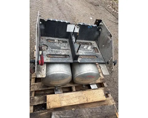 INTERNATIONAL LT625 Air Tank