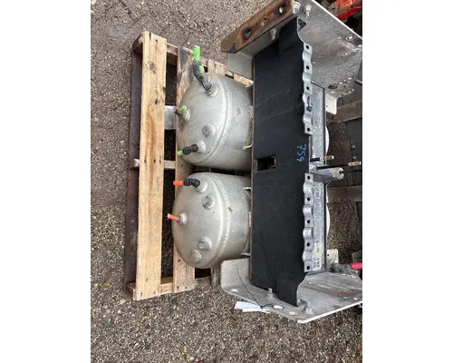 INTERNATIONAL LT625 Air Tank