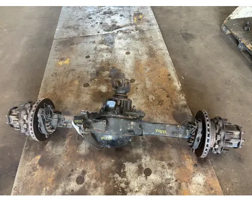 INTERNATIONAL LT625 Axle Housing (Front)