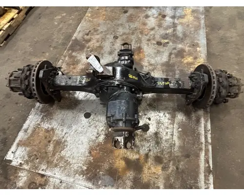 INTERNATIONAL LT625 Axle Housing (Front)